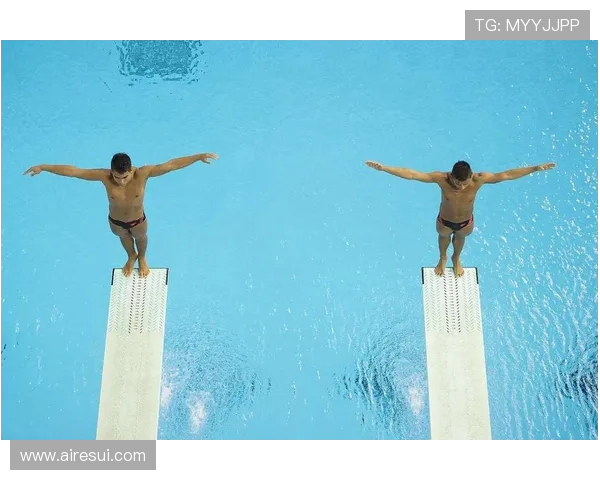 跳水运动的魅力与挑战探索:技术、艺术与身体极限的完美结合 跳水运动的魅力与挑战探索:技术、艺术与身体极限的完美结合