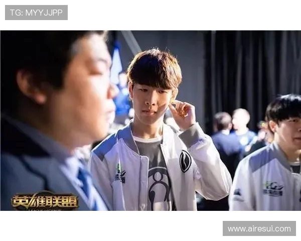 FPX在冠军杯积分榜中以76分稳居第一位置展现强劲实力