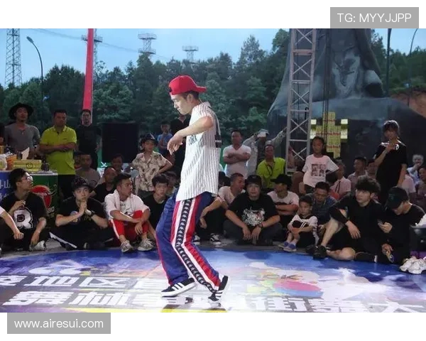 武汉街舞队以93分领跑世界街舞大赛积分榜展现强大实力